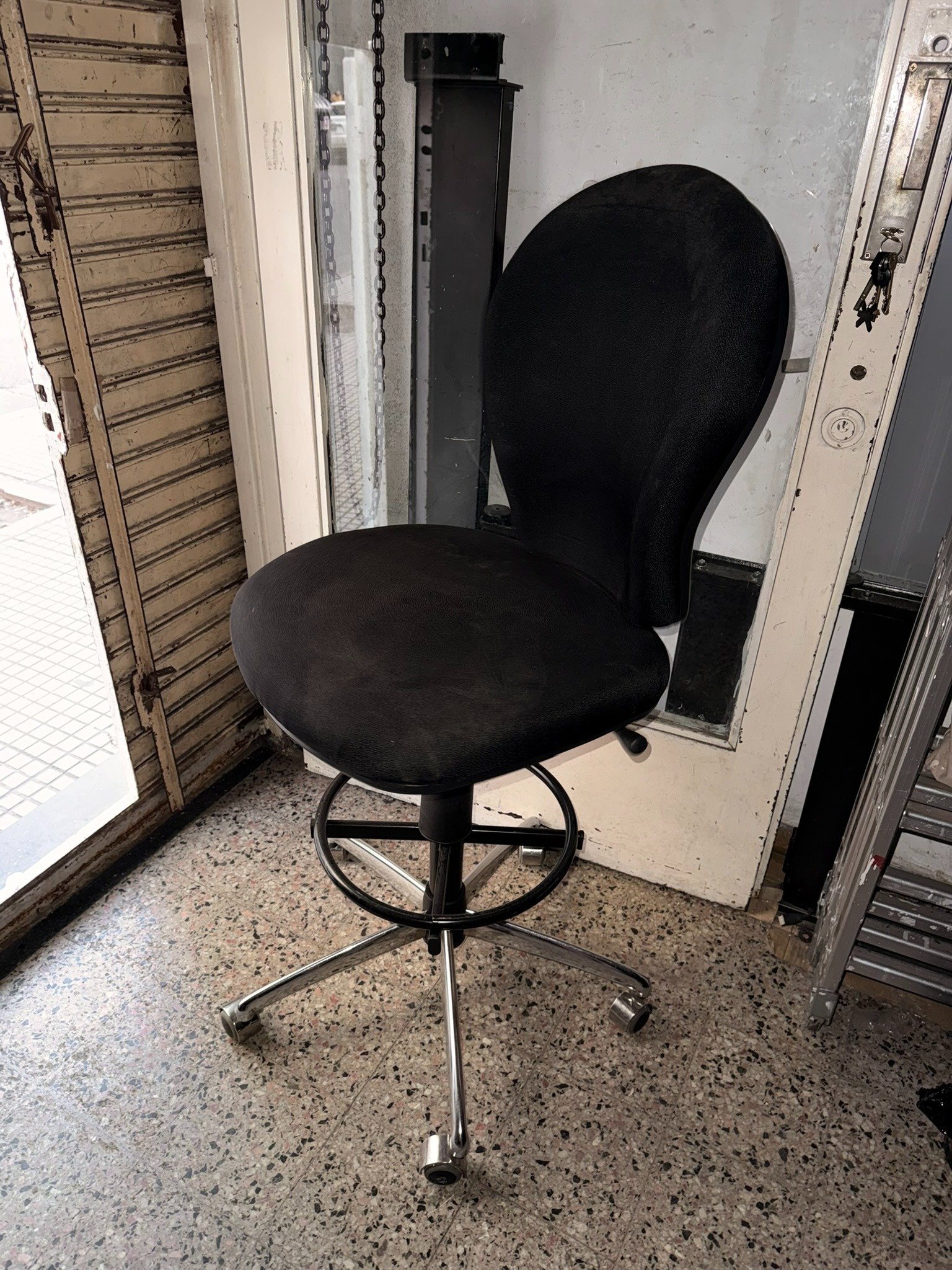 Silla alta tipo cajero Novec