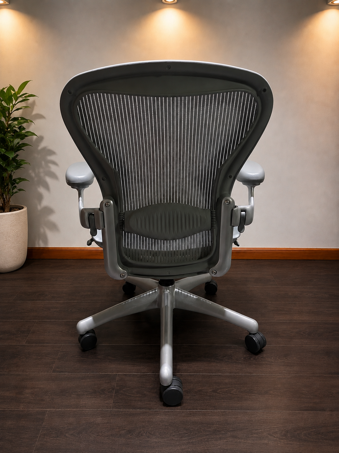 Silla Aeron Herman Miller Talle B Color Beige - Imagen 4