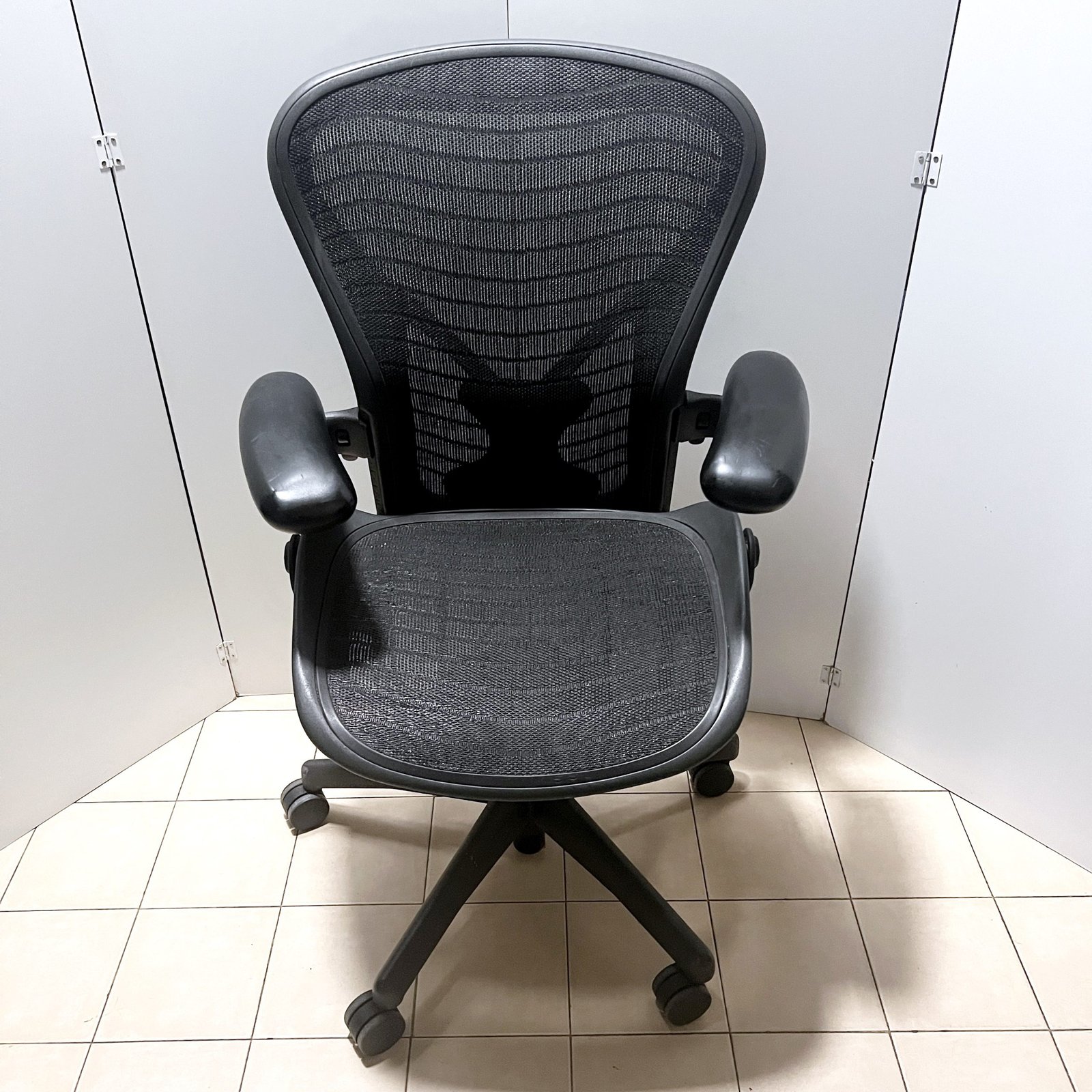 Silla Aeron Herman Miller Talle B Full – Kevlar Amoblamientos